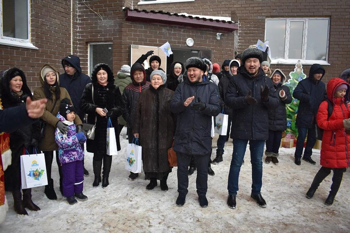 Семейный праздник в честь новоселья вкладчиков Жилстройсбербанка провели в Уральске