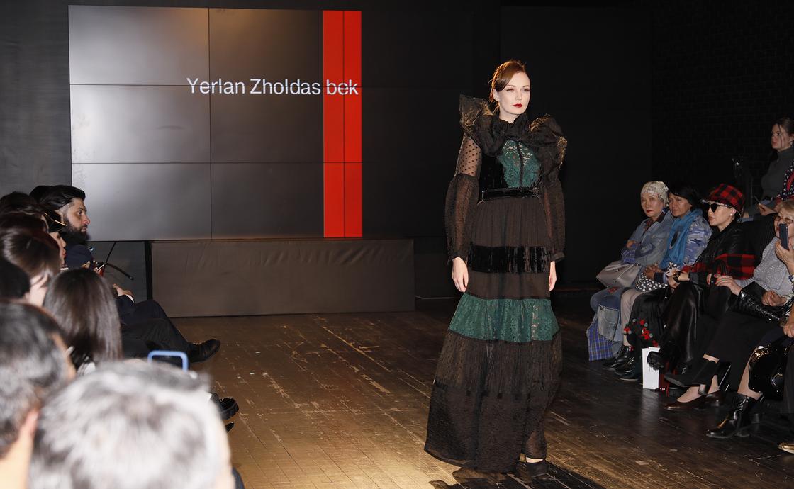 Нехватка мест и пресс-стена из коробок: как проходит Kazakhstan Fashion Week 2019 (фото)