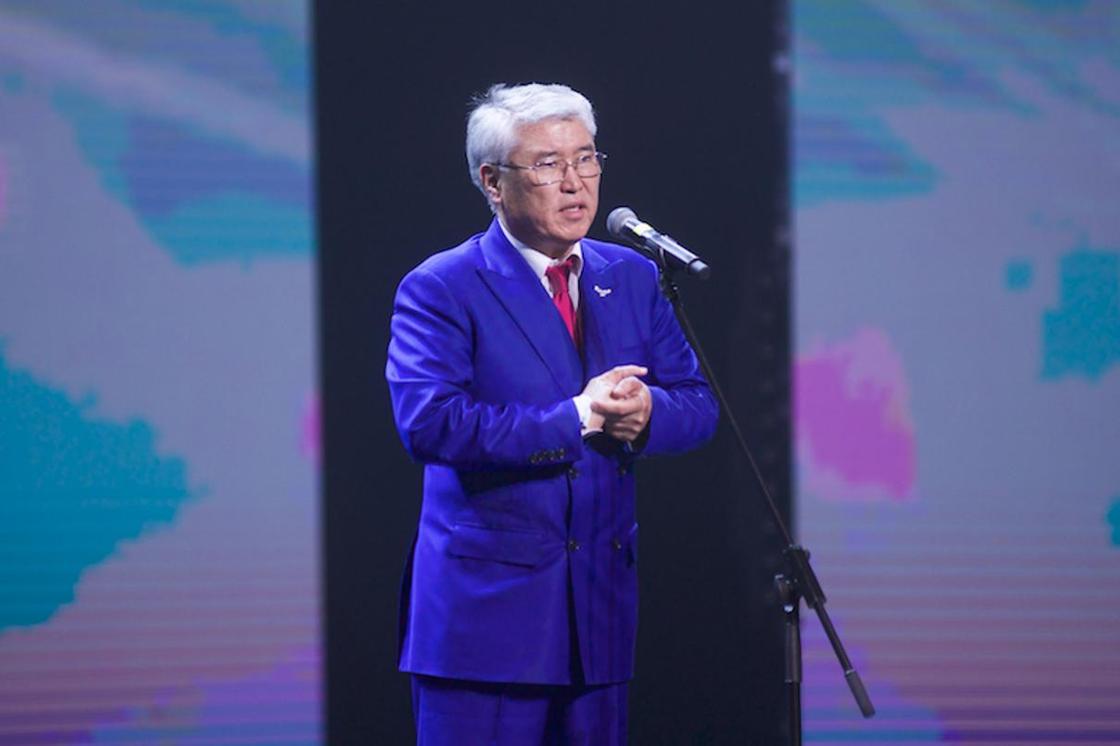 Грандиозный концерт в честь 90-летия Чингиза Айтматова прошел в «Астана Опера» (фото)