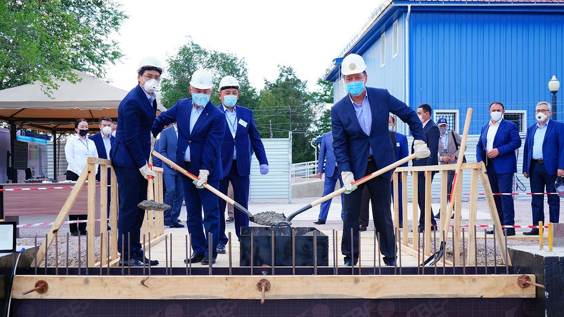 Сынақтан сәтті өтуде: Жамбыл облысында коронавирусқа қарсы вакцина шығарылады Сынақтан сәтті өтуде: Жамбыл облысында коронавирусқа қарсы вакцина шығарылады