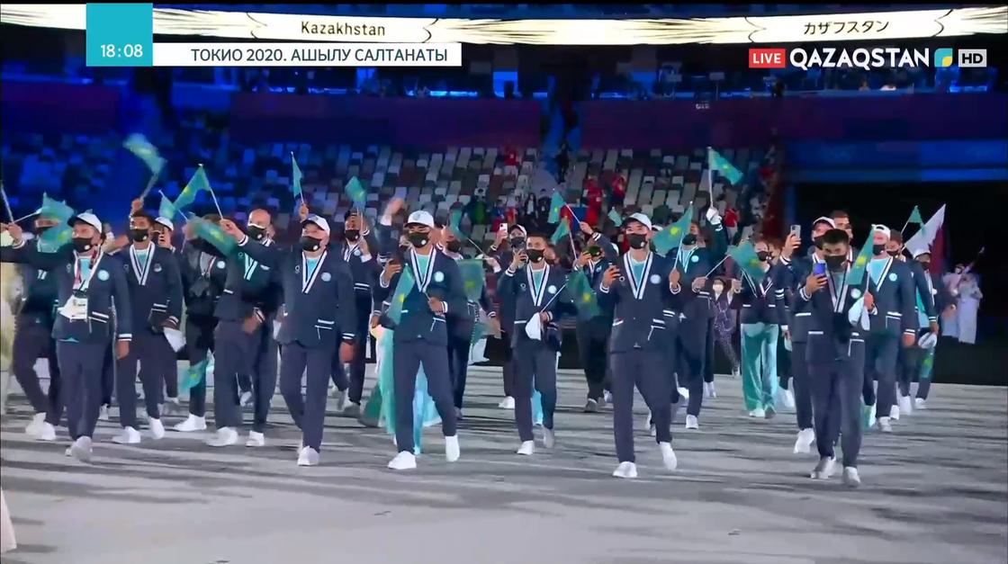 Олимпийская команда Казахстана на открытии Олимпиады 2020