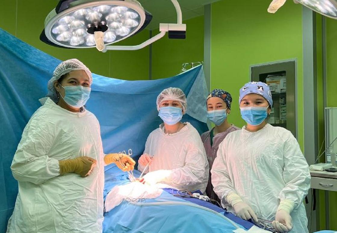 Аида Шакирова во время операции