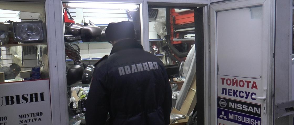 Ворованные фары, зеркала и аккумуляторы изъяла полиция в ходе рейда в Алматы (фото)