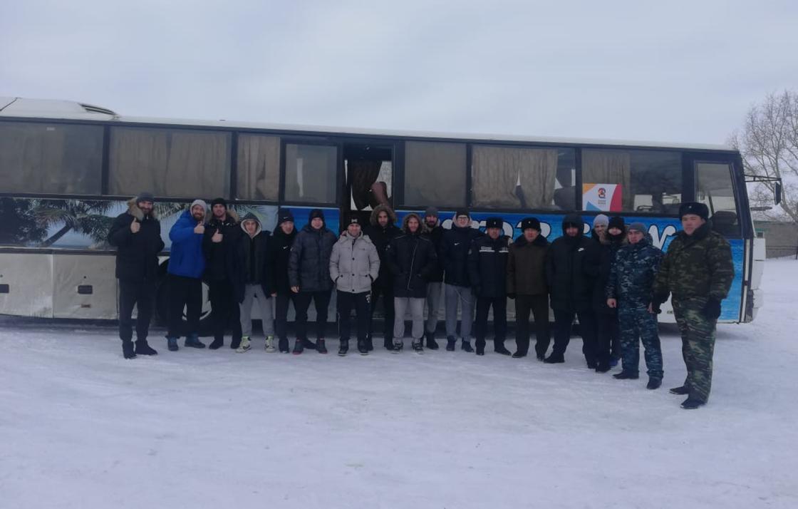 Хоккеисты из Актобе застряли в снежном заносе