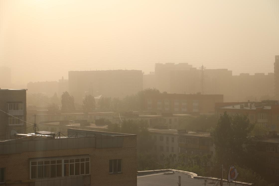 Пыльная буря в Астане