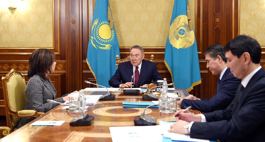 Назарбаев: С 1 января зарплата низкооплачиваемых работников повысится в 1,5 раза Назарбаев: С 1 января зарплата низкооплачиваемых работников повысится в 1,5 раза