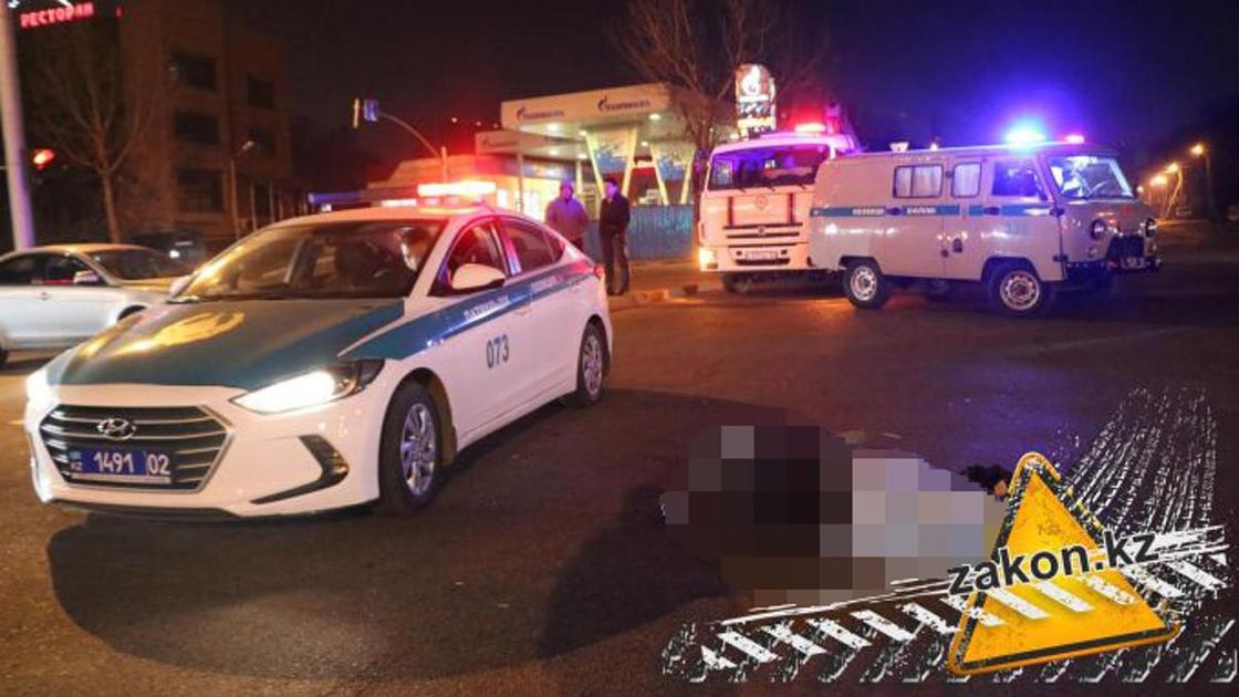 Mercedes насмерть сбил пешехода в Алматы