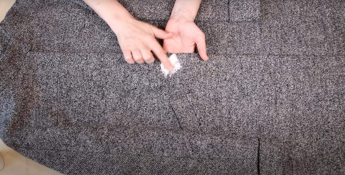 Как почистить пальто самостоятельно без стирки
