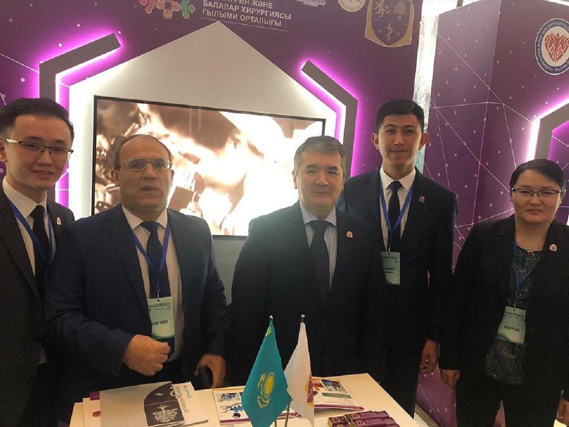 Делегация КазНМУ приняла участие в днях казахстанской медицины в Республике Таджикистан.