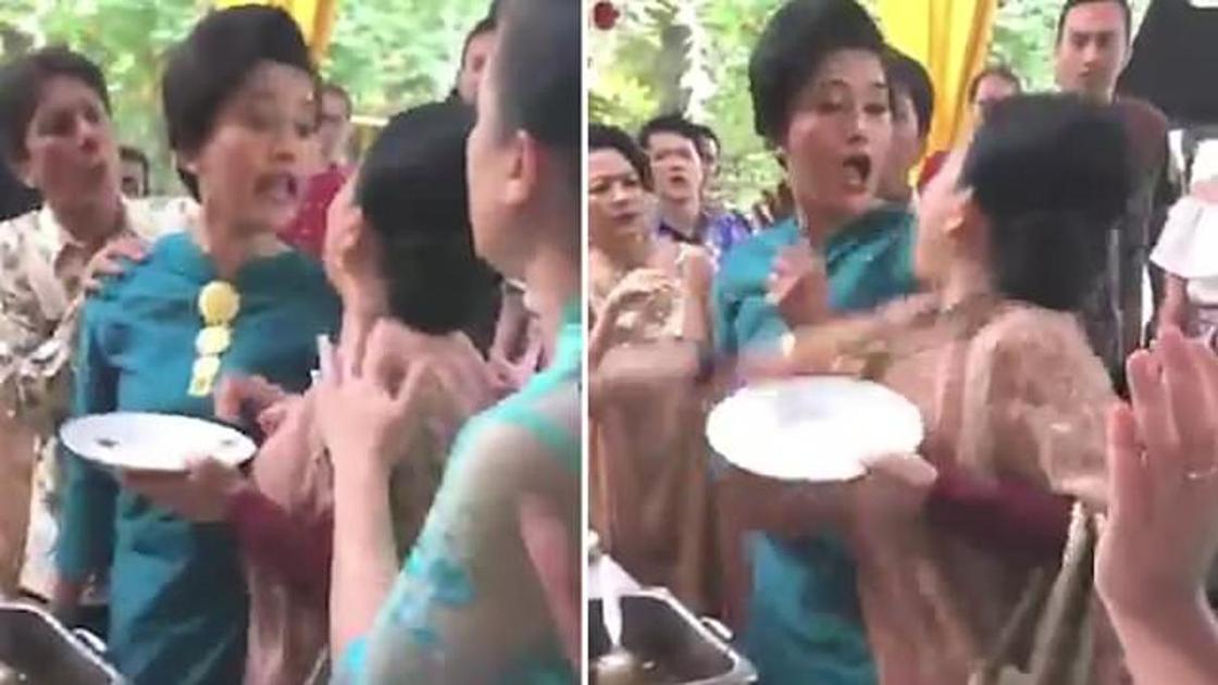 Драка женщин из-за еды на свадьбе попала на видео