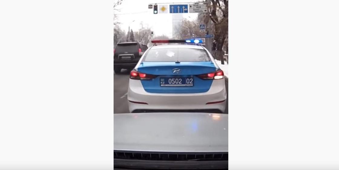 Жителю Алматы спишут дорожные штрафы за спасение женщины (видео)