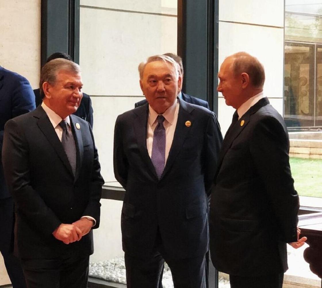 По правую руку - Путин, по левую - Назарбаев: Си Цзиньпин открыл форум лидеров в Китае