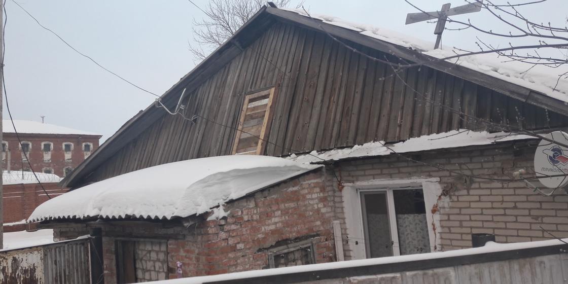 11 семей переселят из-за обрушения крыши дома в Уральске