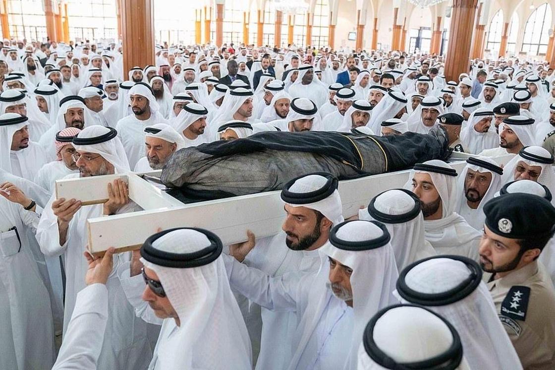 ФОТО: Траур в ОАЭ: как прошли похороны сына правителя эмирата