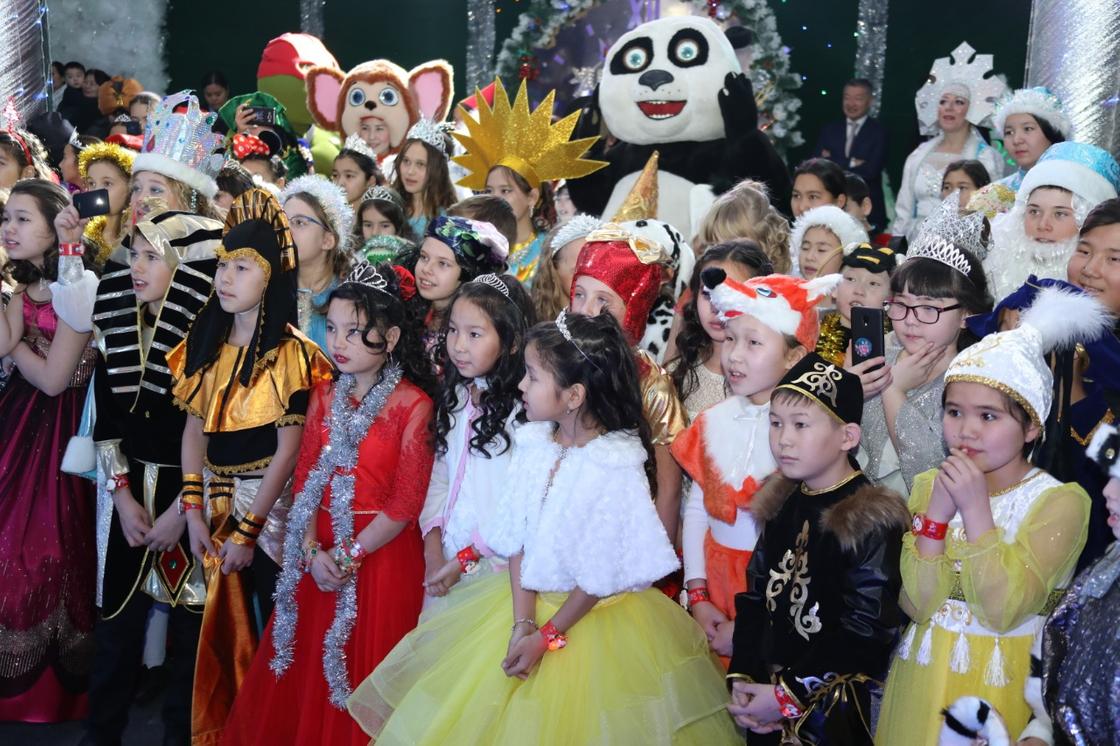 450 детей из ВКО получили нетбуки в подарок на Новый год
