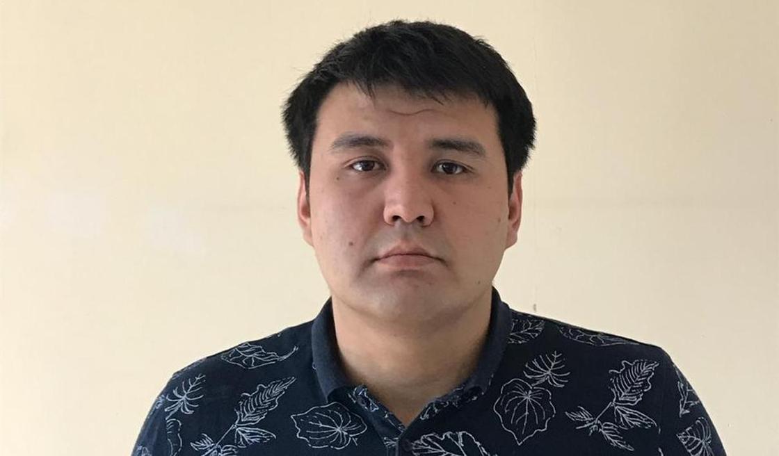 Обещал люстры и "айфоны" со склада: серийного мошенника задержали в Алматы