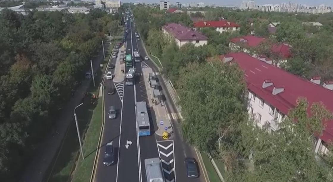 Видео с автобусами на "встречке" БРТ появилось в Сети
