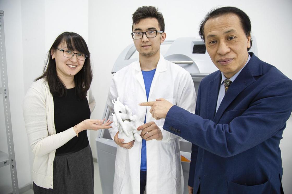 Впервые в Казахстане студенты распечатали на 3D принтере сердце.