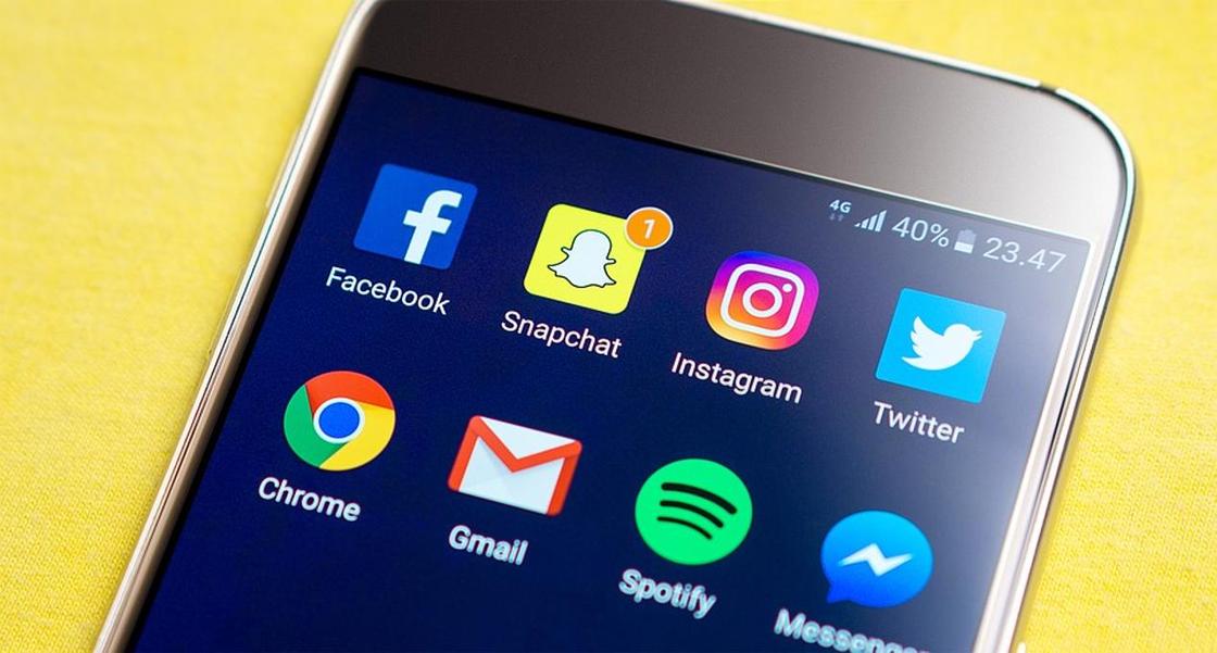 Facebook и Instagram запретили похотливые эмодзи