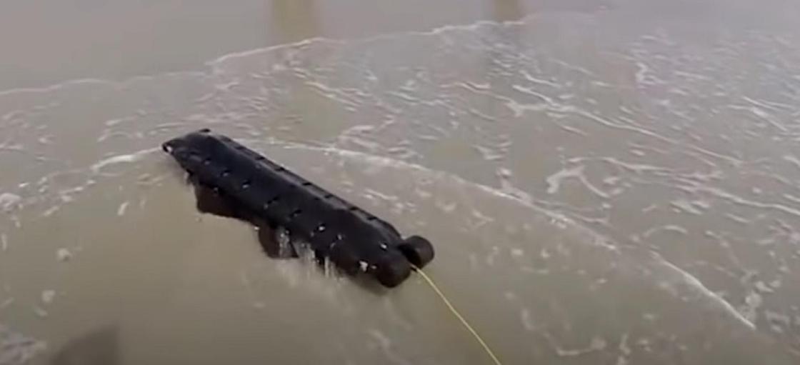 Разработчики создали робота-амфибию, способного проходить через воду и лед (видео)