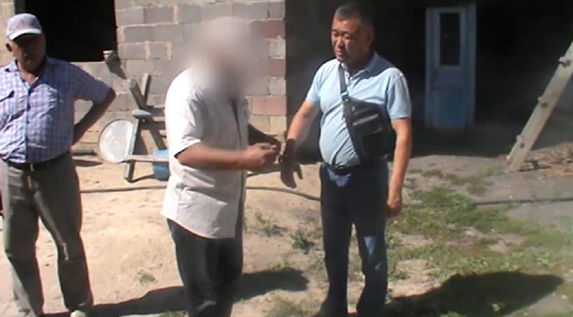 "Маскүнемдігі үшін": Алматы облысының тұрғыны туған інісін ұрып өлтірді (видео) "Маскүнемдігі үшін": Алматы облысының тұрғыны туған інісін ұрып өлтірді (видео)
