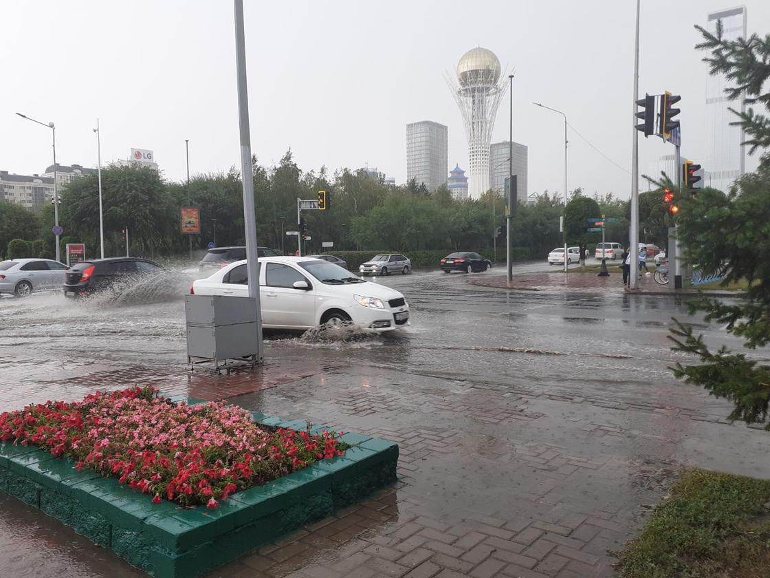 Сильный дождь в Нур-Султане