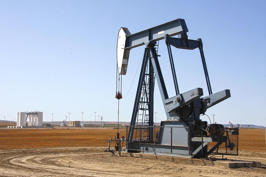 Нефть по 60 долларов за баррель предсказал аналитик в этом году