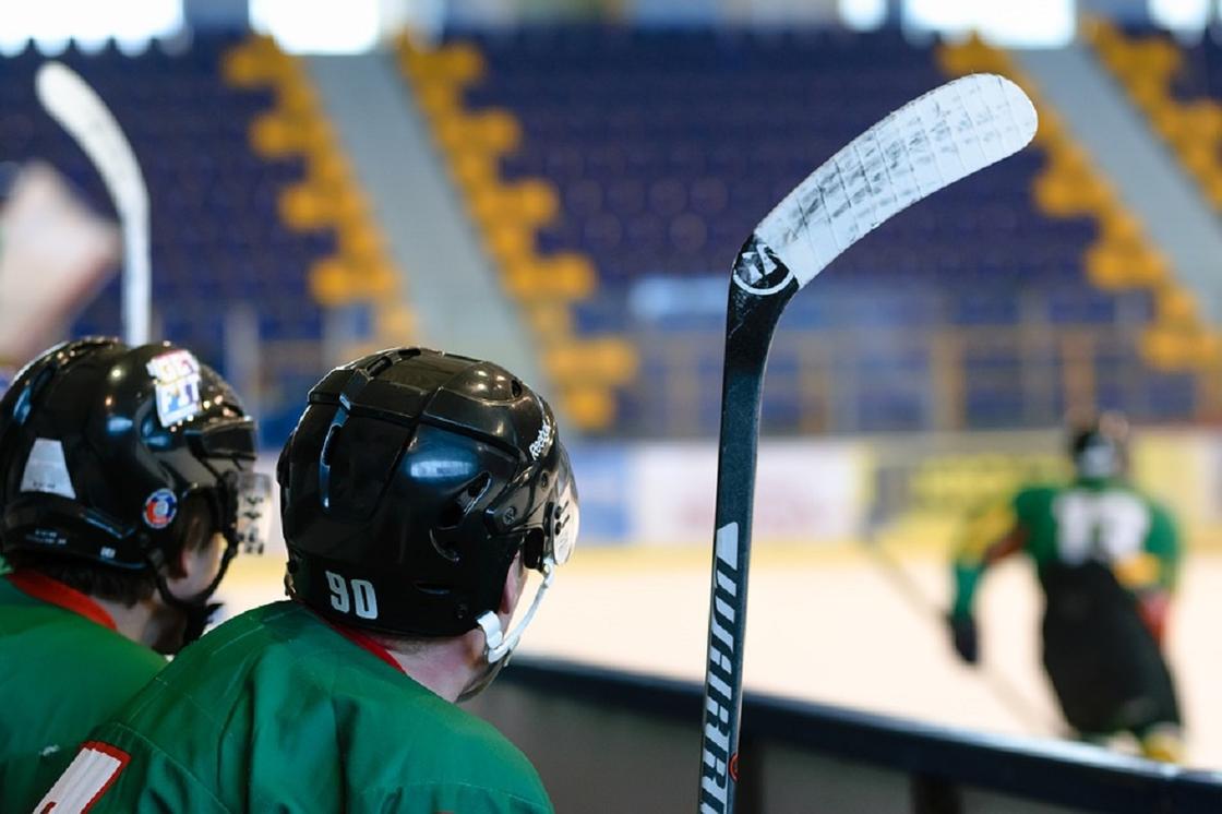 Скандал разгорелся в школе хоккея в Актобе