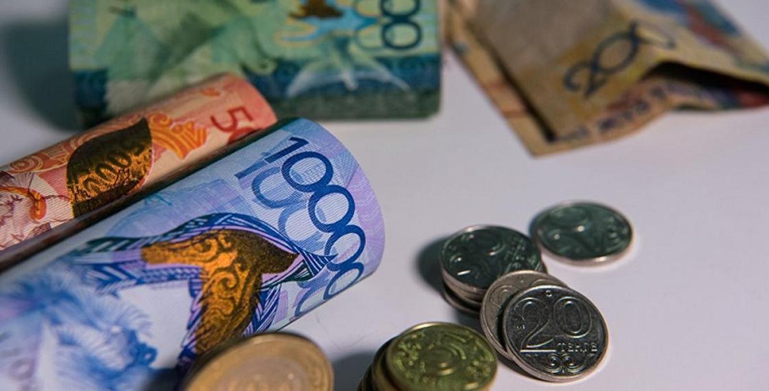 Надписи на русском языке исчезнут с банкнот и монет в Казахстане