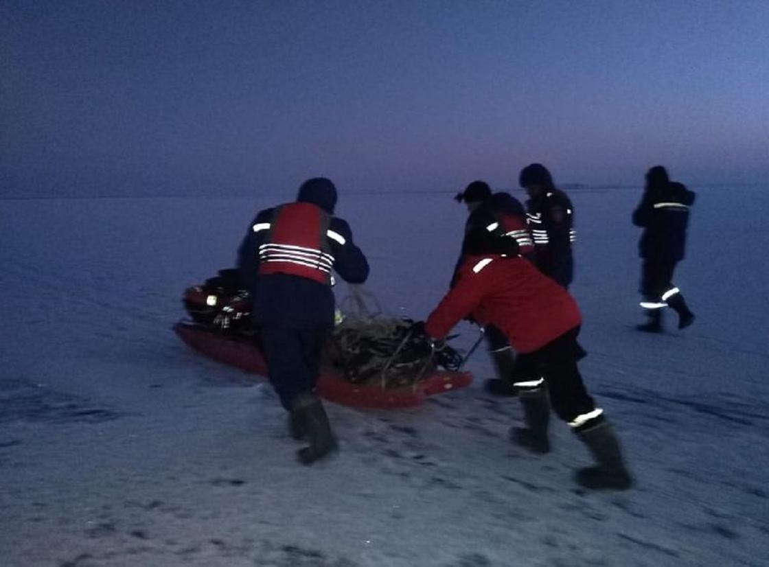 Авто провалилось под лед в Кызылординской области