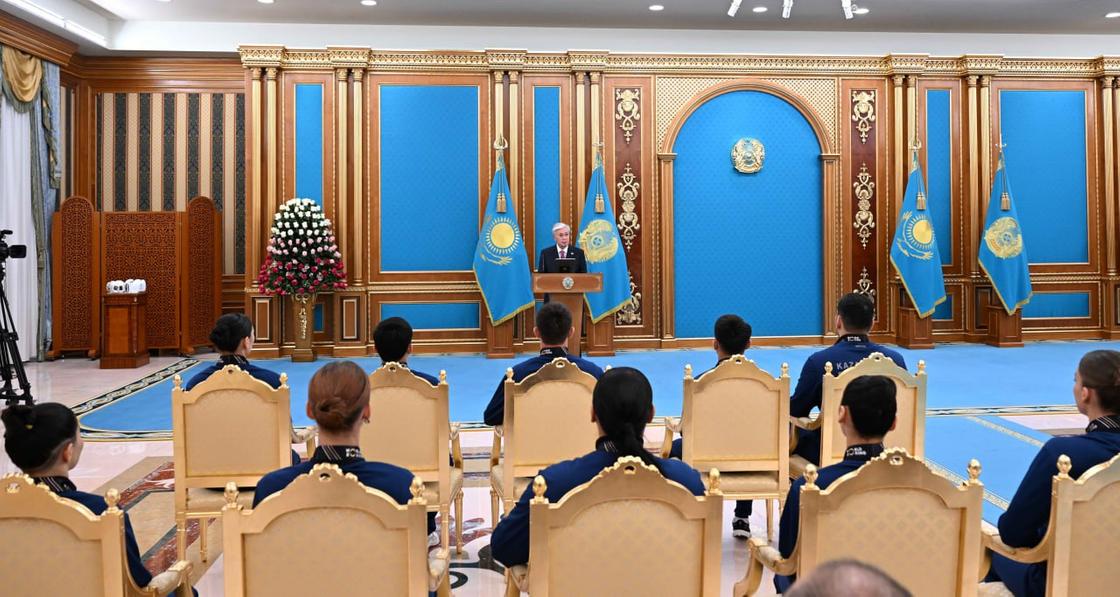 Тоқаев Әлем чемпионатының жеңімпаздары мен жүлдегерлерін марапаттады