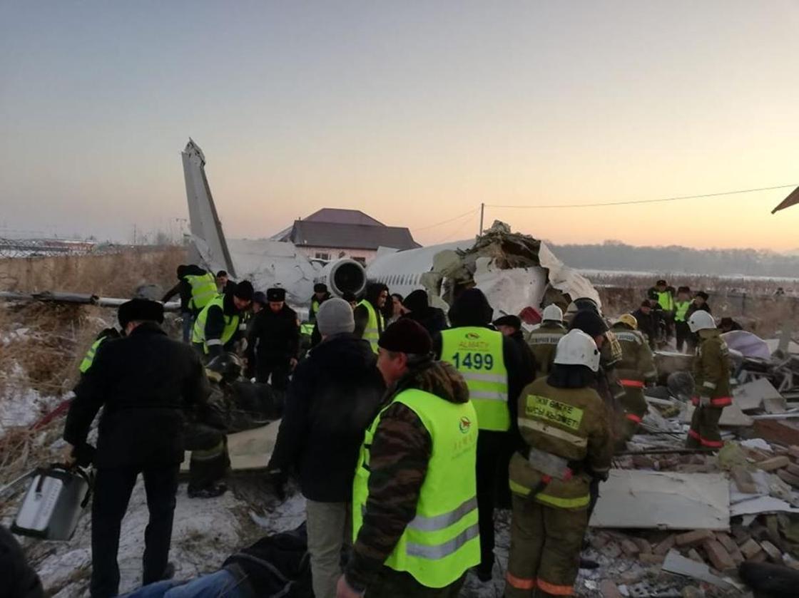 Стали известны подробности о крушении самолета в Алматы