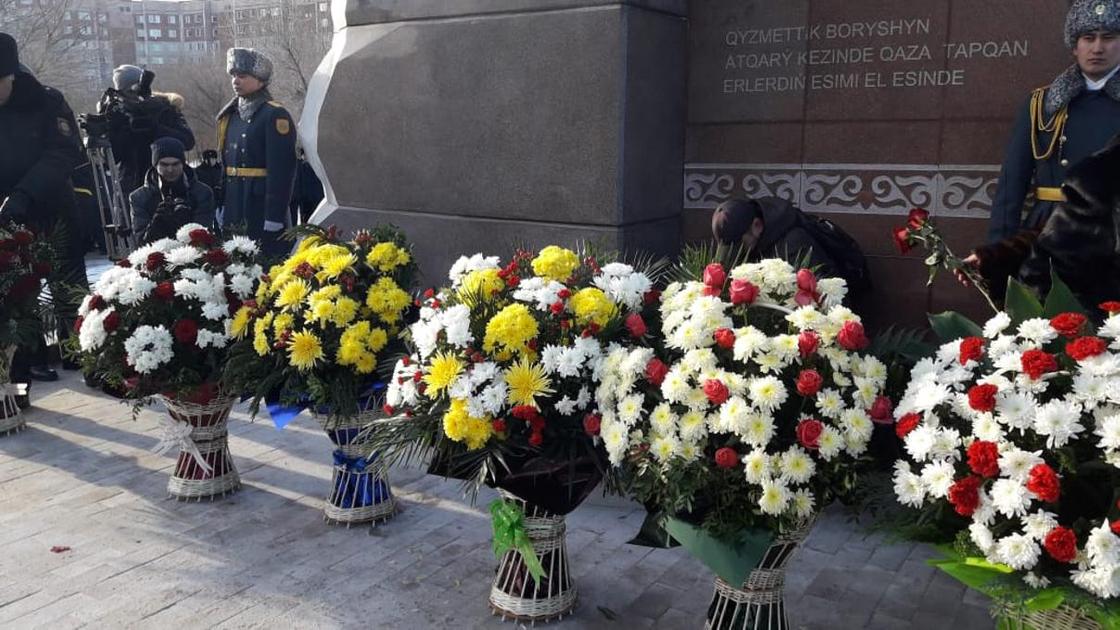 Мемориал погибшим полицейским открыли в Павлодаре