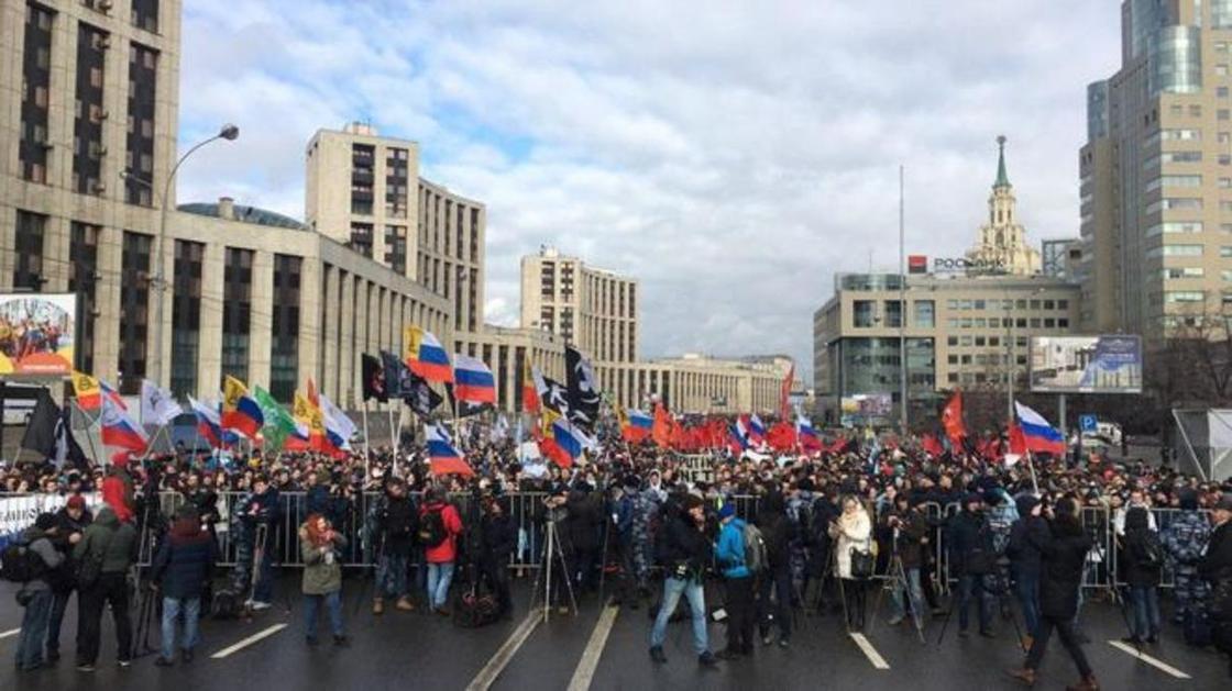 В Москве проходит митинг против "суверенного интернета"