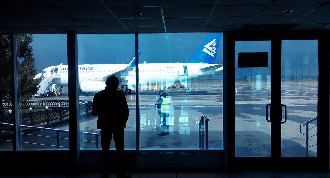 Пассажиры "Air Astana" почти 17 часов не могли вылететь из Нур-Султана