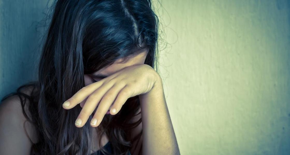 54-летний психотерапевт насиловал школьницу во время сеансов