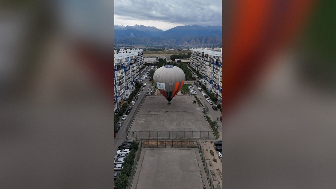 Воздушный шар на выборах в Курултай в Алматинской области