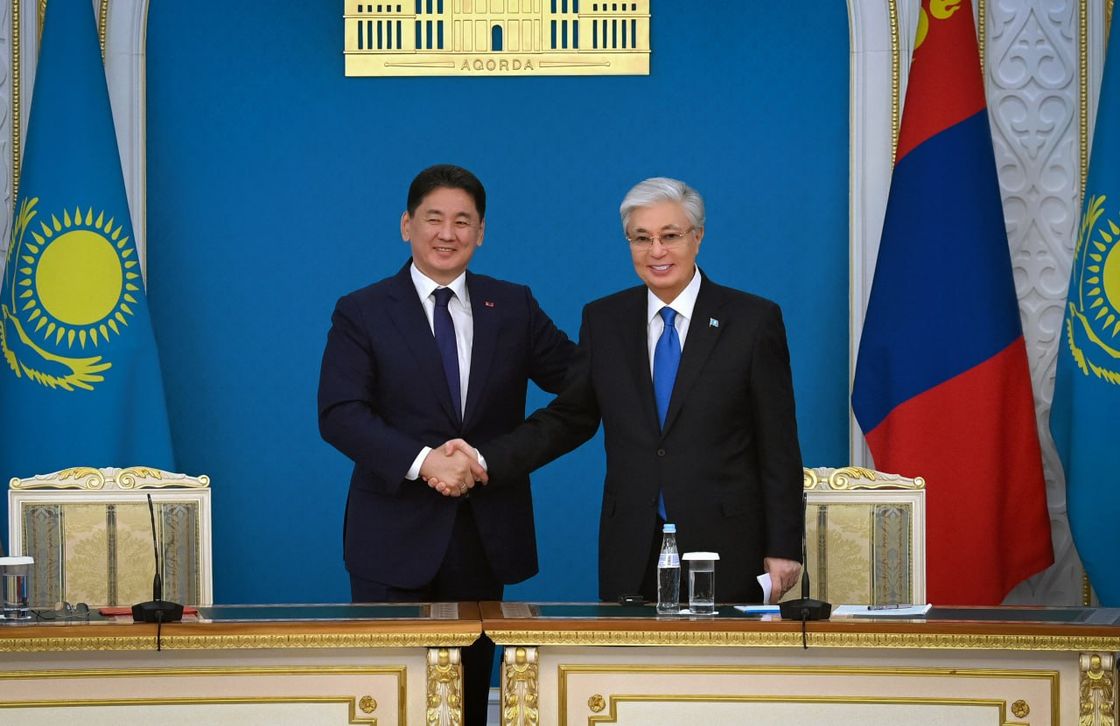 Касым-Жомарт Токаев и Ухнаагийн Хурэлсух