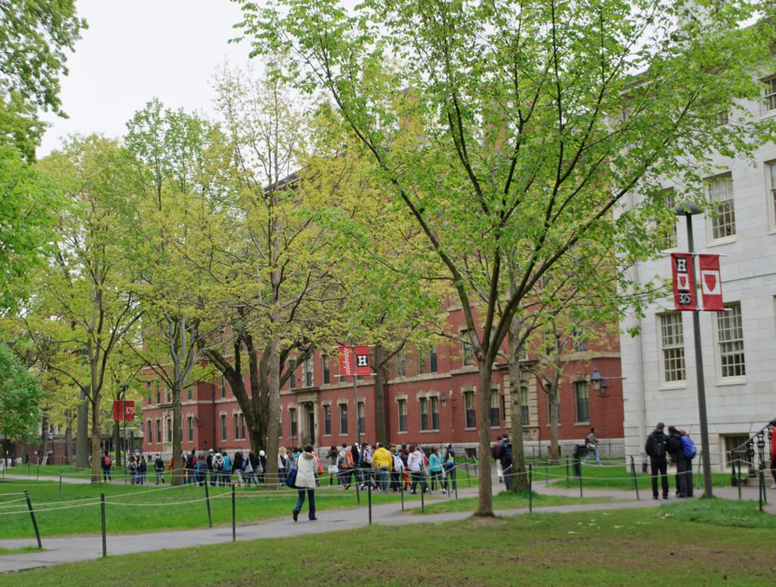Гарвард-Ярд — исторический центр Гарвардского университета