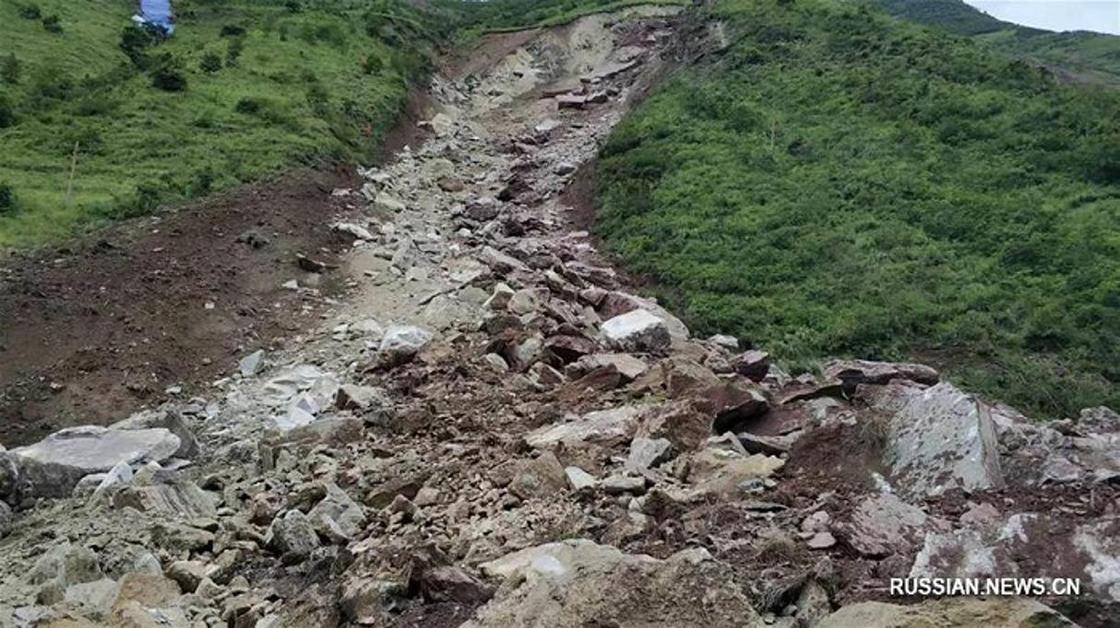Горы обрушилась в Китае: есть погибшие и пропавшие без вести (фото)