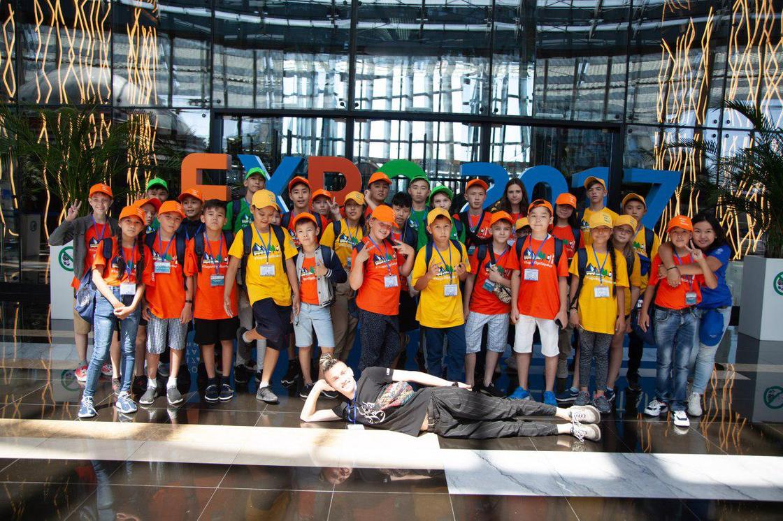 200 детей из Казахстана и соседних стран стали счастливыми обладателями путевок по всей стране