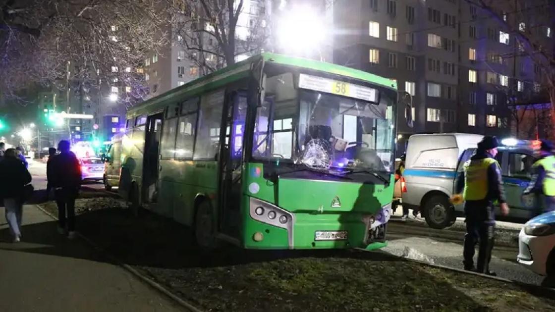 Автобус попал в аварию