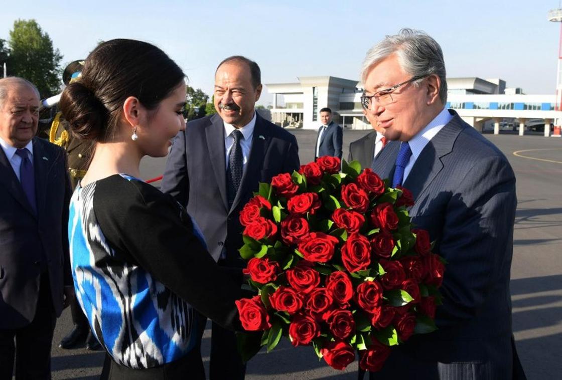Токаев прилетел в Узбекистан с государственным визитом