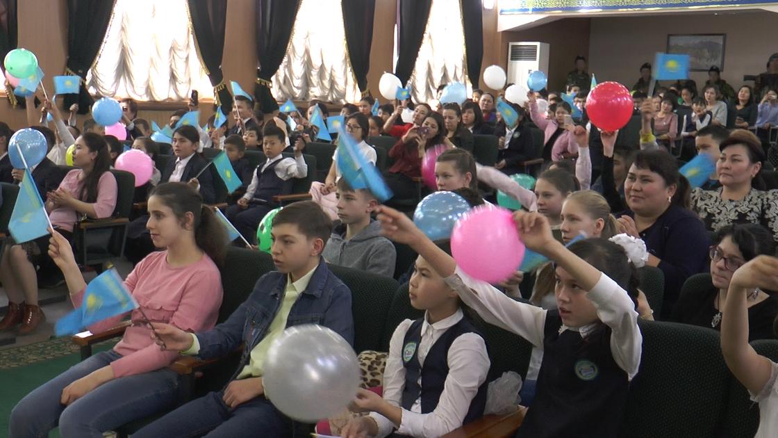 Бейбит Корган оказался в полиции ради детей в Алматы (фото)