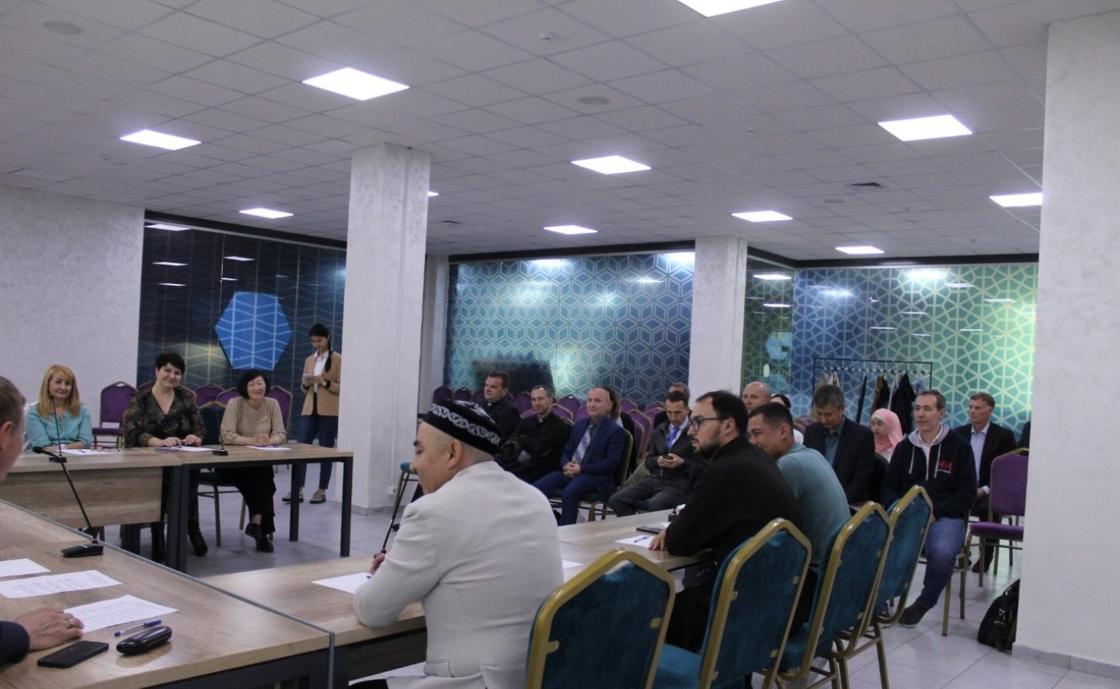 В Алматы представители религиозных объединений отметили день единства народа Казахстана