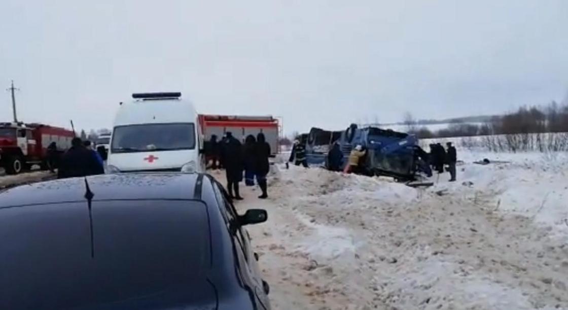 Автобус с детьми перевернулся под Калугой: 7 человек погибли