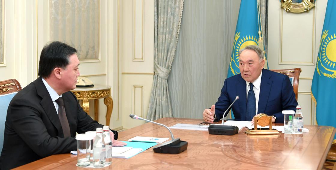Назарбаев обсудил ситуацию с распространением коронавируса с Маминым