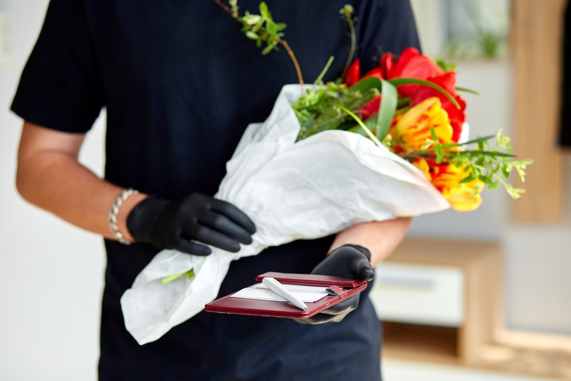 Цветы и подпись