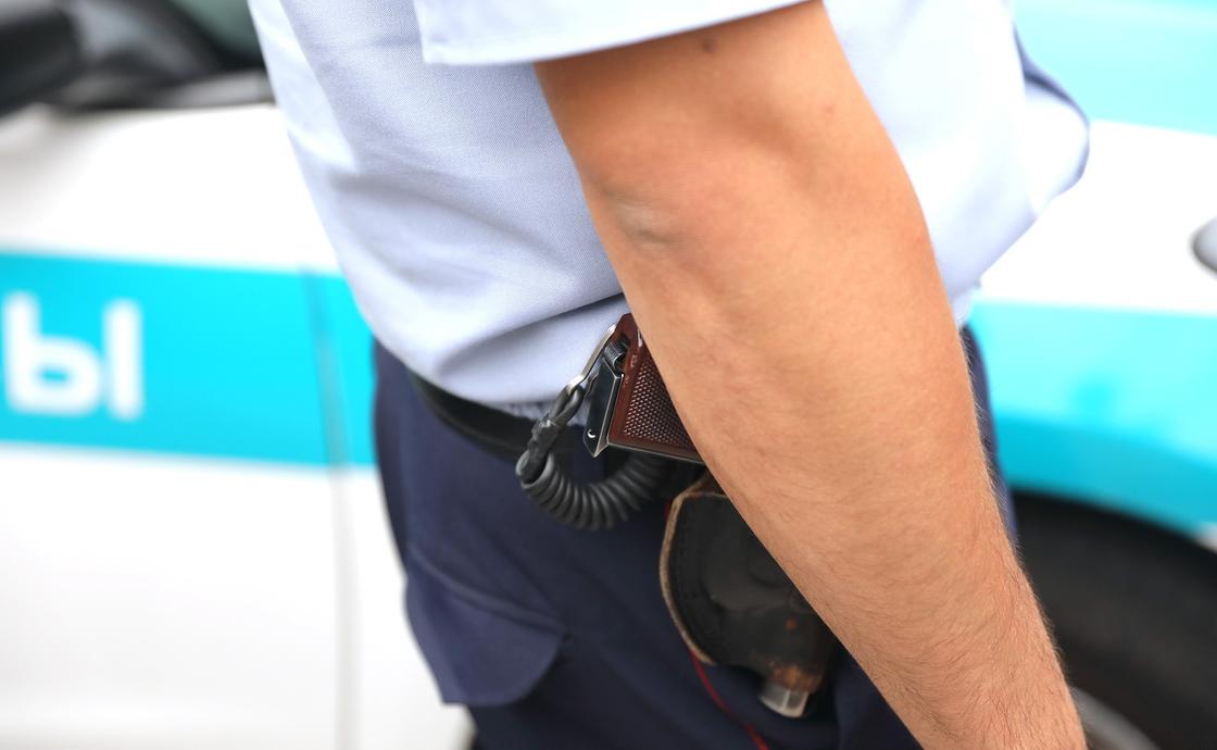Полицейский насмерть сбил женщину и сбежал с места ДТП в Актобе
