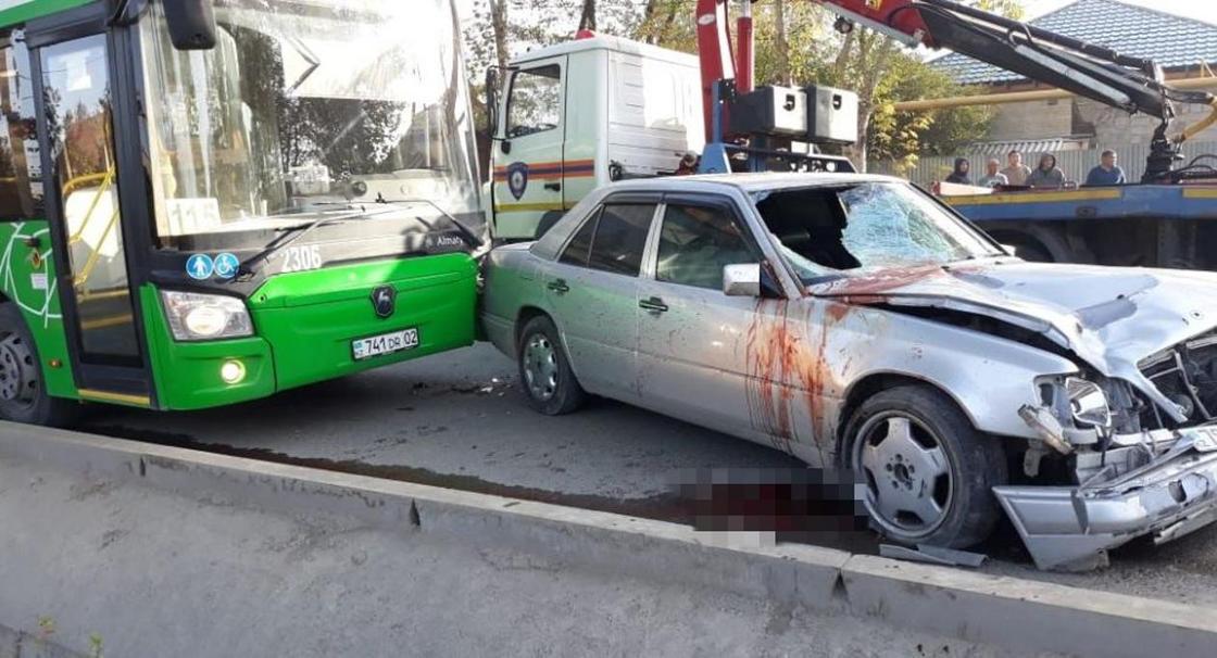 Пьяный водитель насмерть сбил пешехода в Алматы